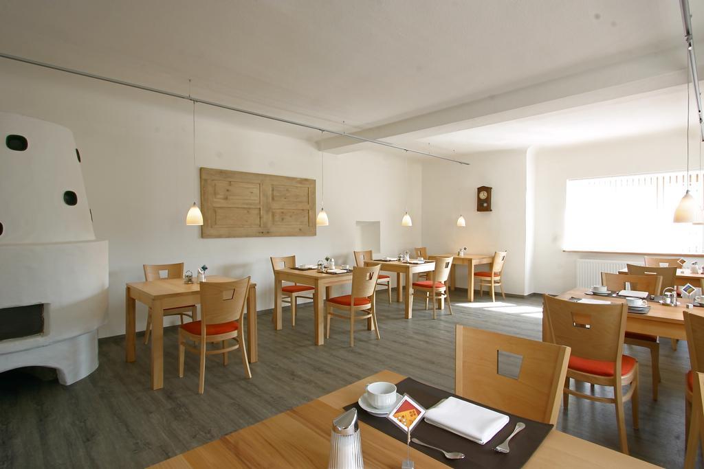 Spiele- Und Buchhotel Tschitscher Nikolsdorf Exteriér fotografie
